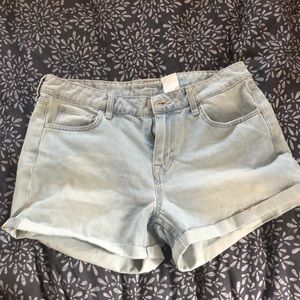 Light wash denim shorts